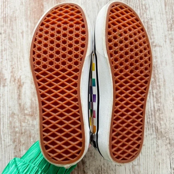 Vans Ward Rainbow Checkered Old Skool Skate Shoes (7) - Picture 6 of 7